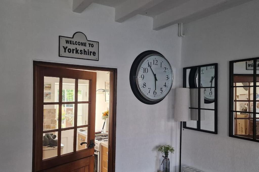 Black Cat Cottage - Central Pickering Grade 2 Listed Cottage Dış mekan fotoğraf